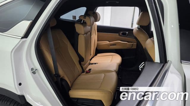 Kia Sorento 2022 — Фото 11/20