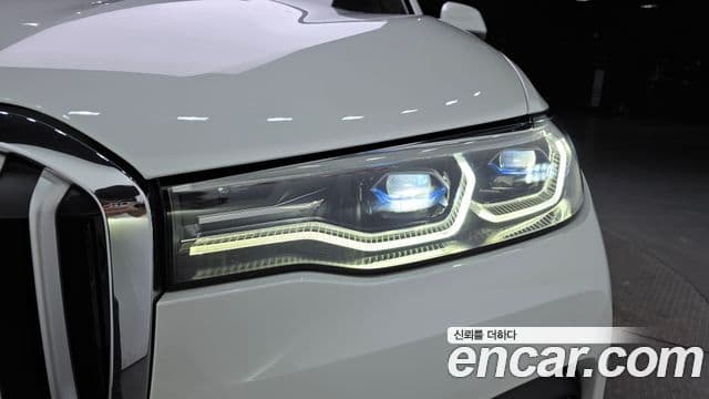 BMW X7 2022 — Photo 10/37