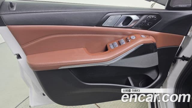 BMW X7 2022 — Photo 7/37