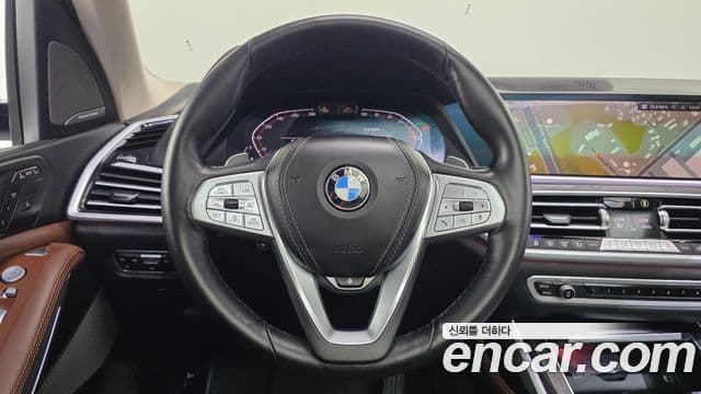 BMW X7 2022 — Photo 34/37