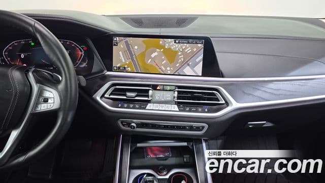 BMW X7 2022 — Photo 2/37