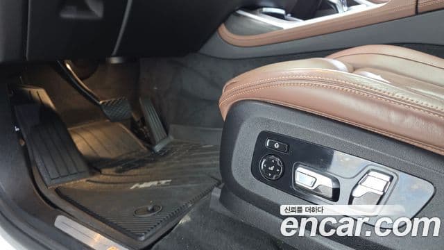 BMW X7 2022 — Photo 17/37