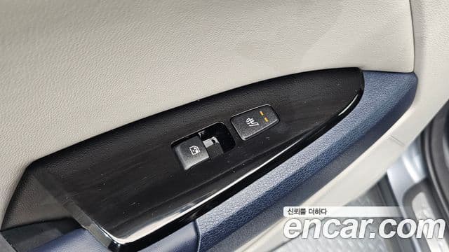 Kia Sportage 2021 — ფოტო 7/31