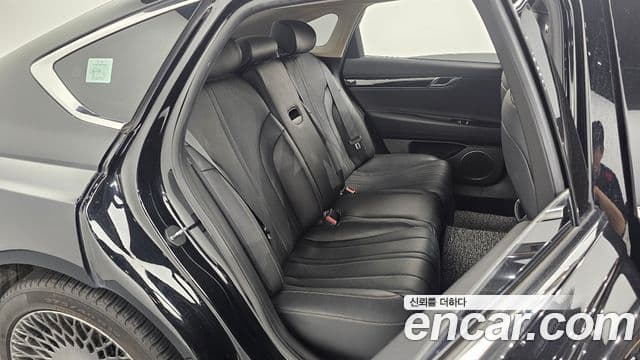 Genesis Electrified G80 2023 — Şəkil 11/20