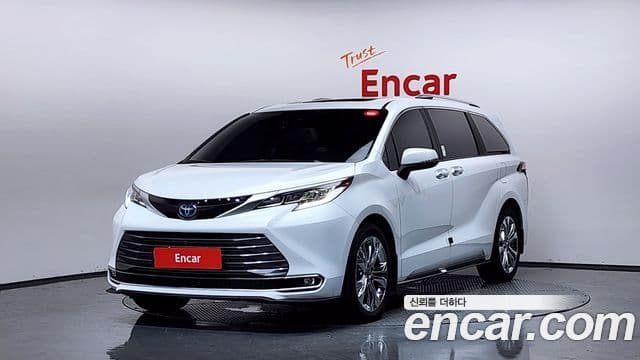 Toyota Sienna 2022 — Şəkil 1/20