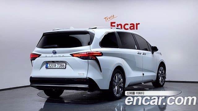 Toyota Sienna 2022 — Şəkil 2/20