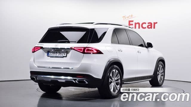Mercedes-Benz GLE-Class 2023 — ფოტო 2/20