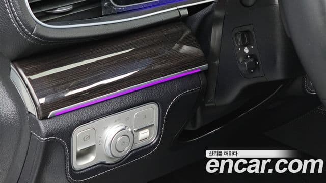 Mercedes-Benz GLE-Class 2023 — ფოტო 14/20