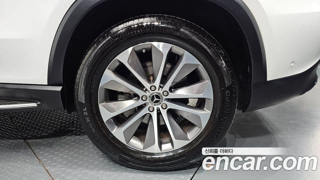 Mercedes-Benz GLE-Class 2023 — ფოტო 19/33