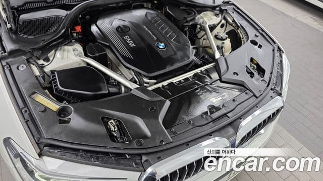 BMW 5 Series 2018 — ფოტო 6/20