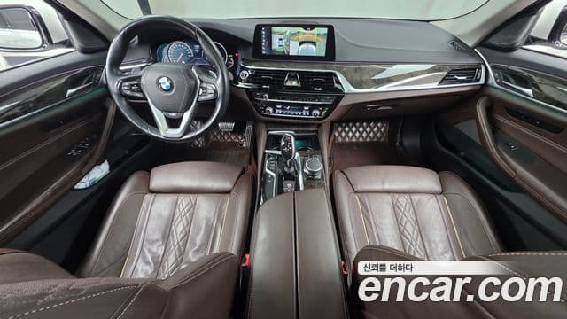 BMW 5 Series 2018 — ფოტო 7/20