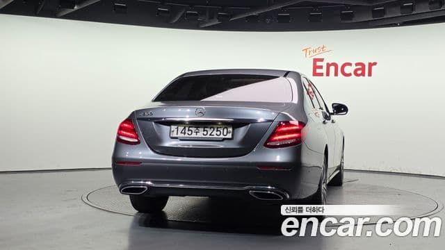 Mercedes-Benz E-Class 2020 — Фото 4/20