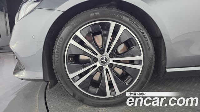 Mercedes-Benz E-Class 2020 — Фото 5/20