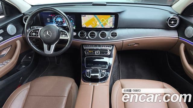 Mercedes-Benz E-Class 2020 — Фото 7/20