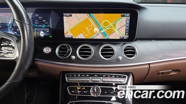 Mercedes-Benz E-Class 2020 — Фото 14/20