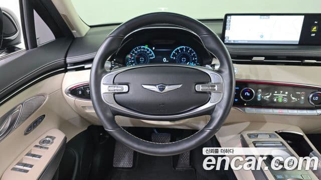 Genesis GV70 2022 — ფოტო 13/20