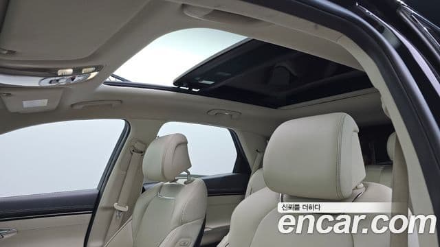 Genesis GV70 2022 — ფოტო 16/20
