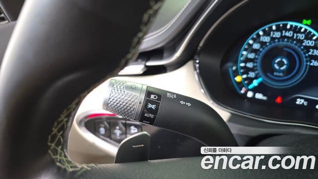 Genesis GV70 2022 — ფოტო 19/20