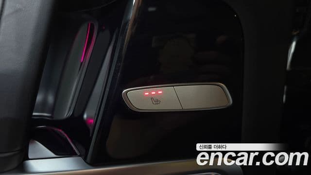 Mercedes-Benz G-Class 2021 — Photo 10/31