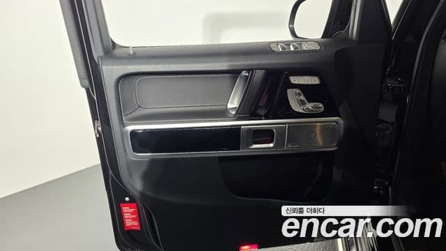 Mercedes-Benz G-Class 2021 — Photo 16/31