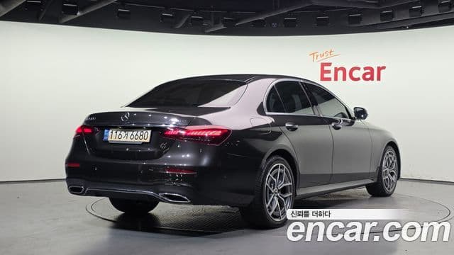 Mercedes-Benz E-Class 2021 — Фото 2/20