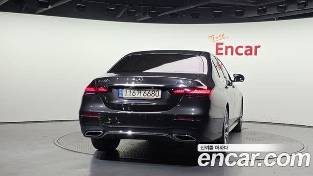 Mercedes-Benz E-Class 2021 — Фото 4/20