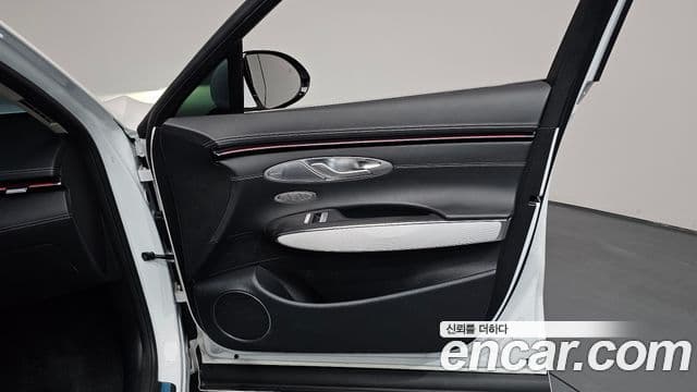 Genesis GV70 2024 — Photo 29/40