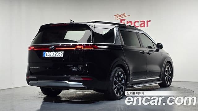 Kia Carnival 2020 — ფოტო 2/20