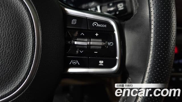 Kia Carnival 2020 — ფოტო 15/20