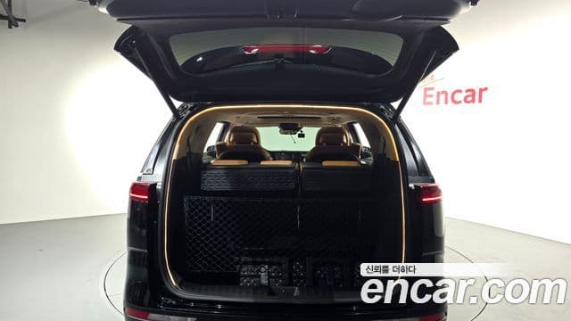 Kia Carnival 2020 — ფოტო 18/20