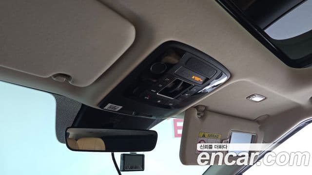 Kia Carnival 2020 — ფოტო 19/20