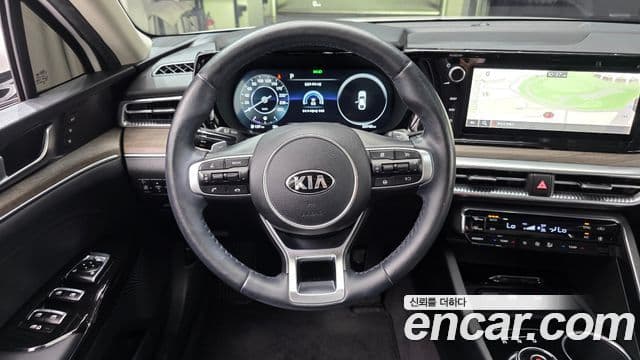 Kia K5 2021 — ფოტო 13/20