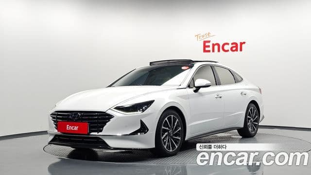 Hyundai Sonata 2019 — Фото 1/20