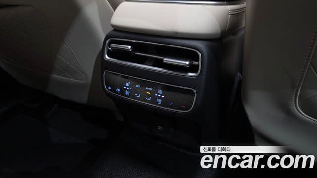 Genesis GV70 2025 — ფოტო 19/20
