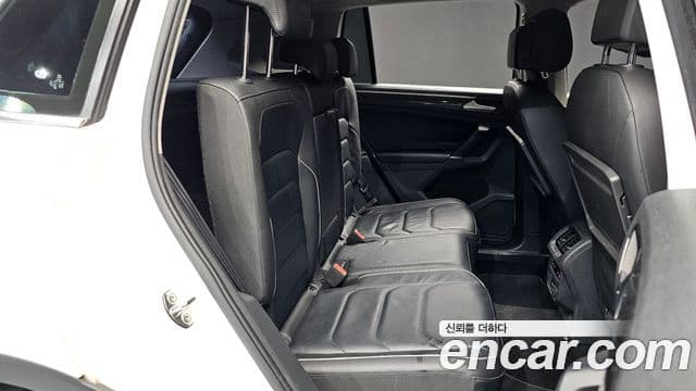 Volkswagen Tiguan 2018 — Şəkil 11/20