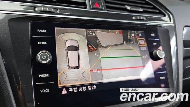 Volkswagen Tiguan 2018 — Şəkil 15/20