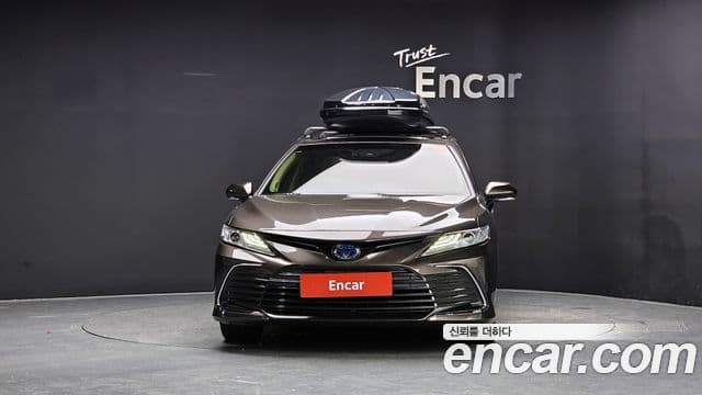 Toyota Camry 2022 — ფოტო 30/30