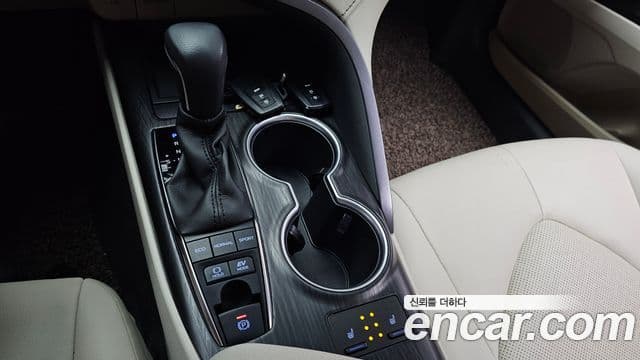 Toyota Camry 2022 — ფოტო 5/30