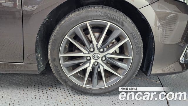 Toyota Camry 2022 — ფოტო 24/30