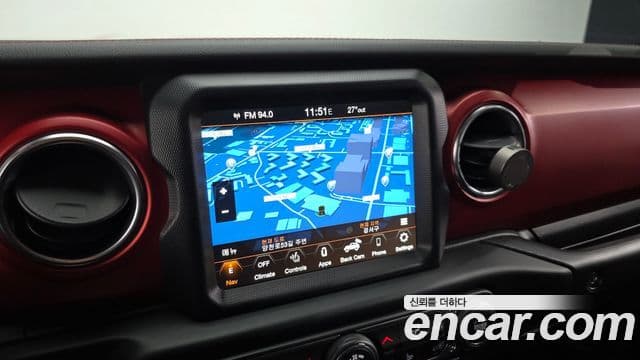 Jeep Wrangler 2023 — Şəkil 14/20