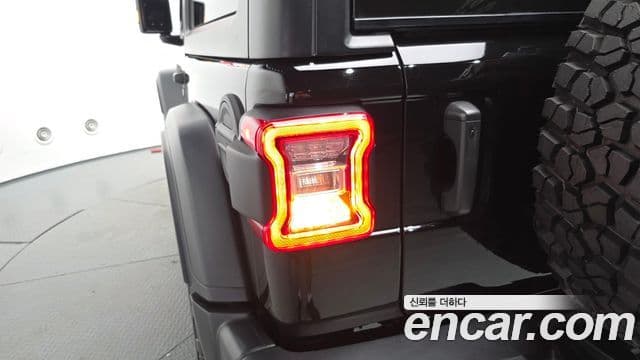 Jeep Wrangler 2023 — Photo 18/30