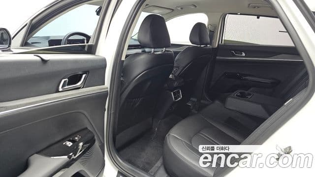 Kia K5 2023 — Photo 33/35