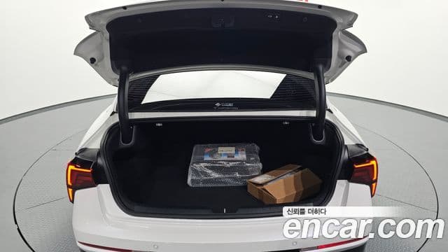 Kia K5 2023 — Photo 19/35