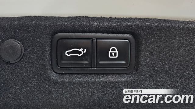 Kia K5 2023 — Photo 8/35