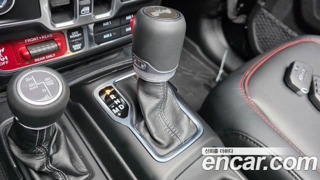 Jeep Wrangler 2025 — Фото 9/20