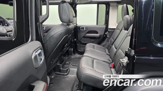 Jeep Wrangler 2025 — Фото 12/20