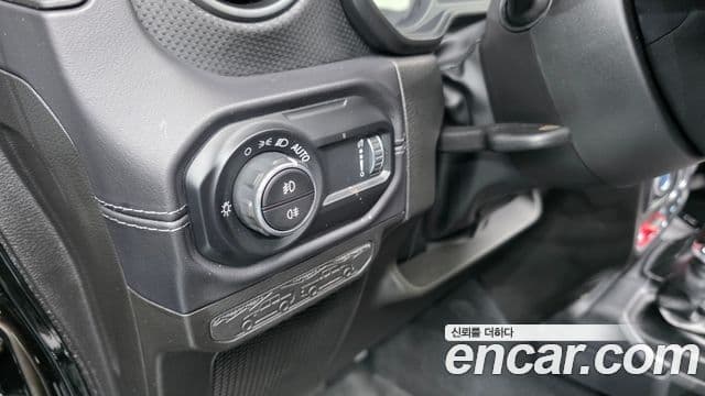 Jeep Wrangler 2025 — Фото 20/20