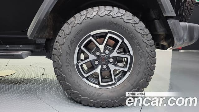 Jeep Wrangler 2025 — Photo 18/33
