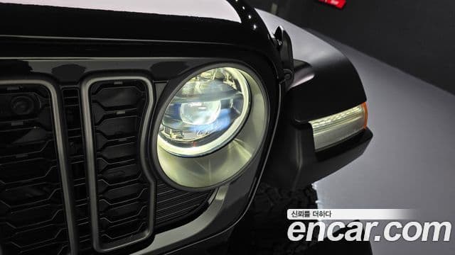 Jeep Wrangler 2025 — Photo 24/33