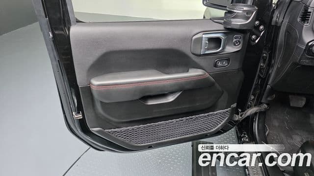 Jeep Wrangler 2025 — Photo 3/33